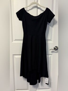 Elegant Black High-Low Dress with Short Sleeves